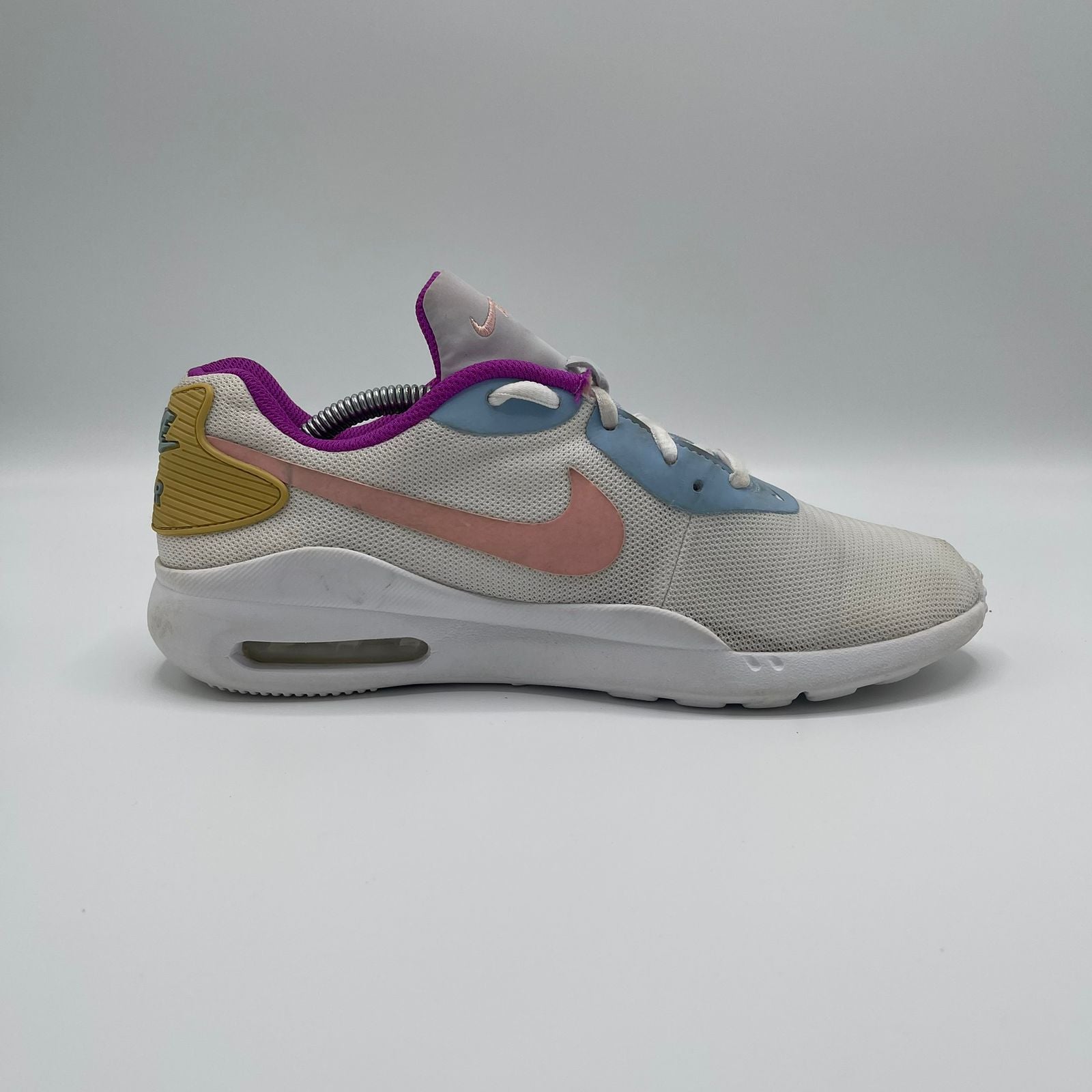 NIKE AIR MAX OKETO