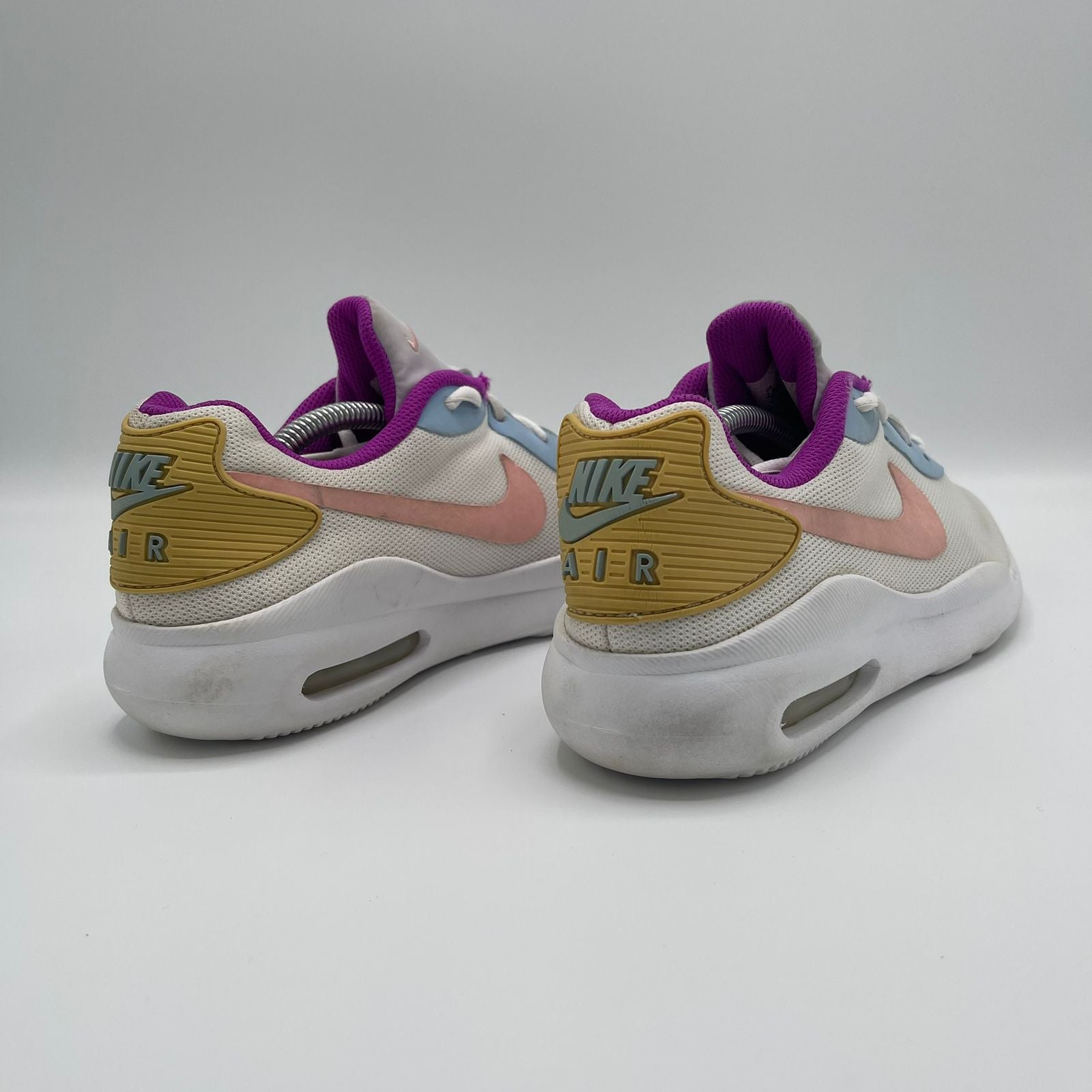 NIKE AIR MAX OKETO
