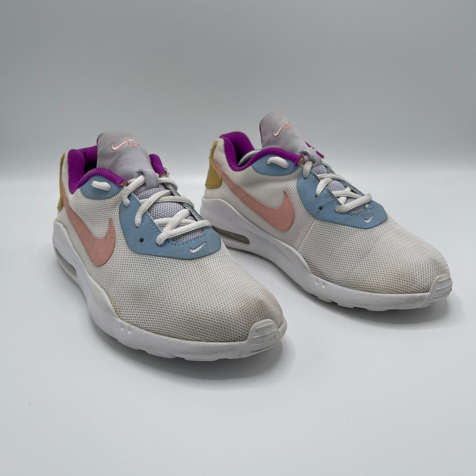 NIKE AIR MAX OKETO