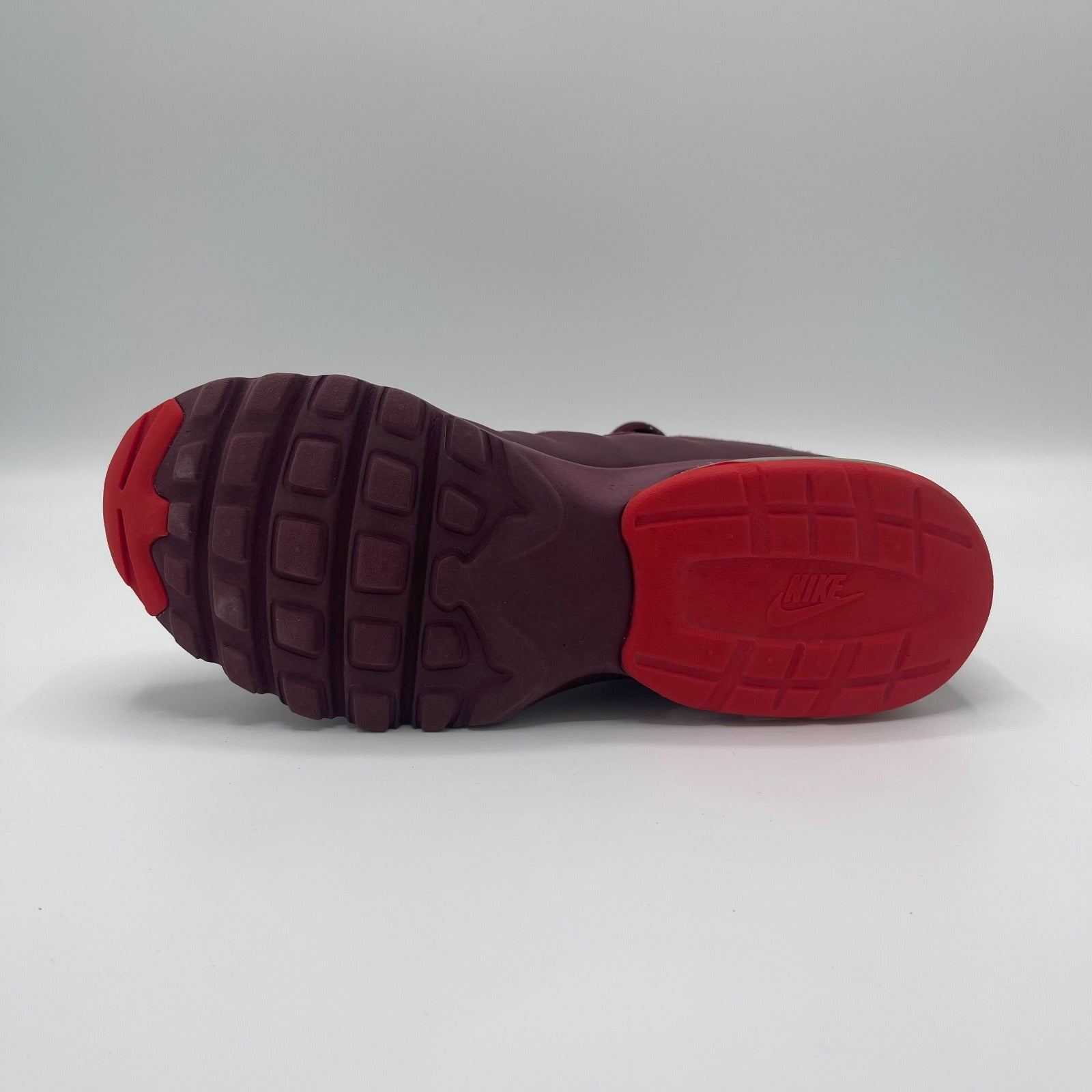 NIKE AIR MAX INVIGOR MID