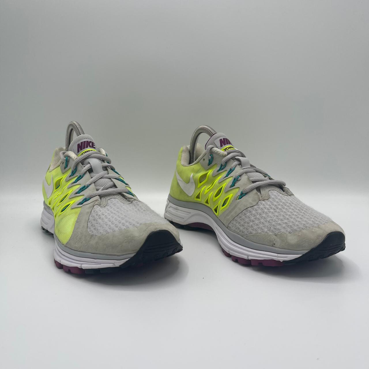NIKE VOMERO 9