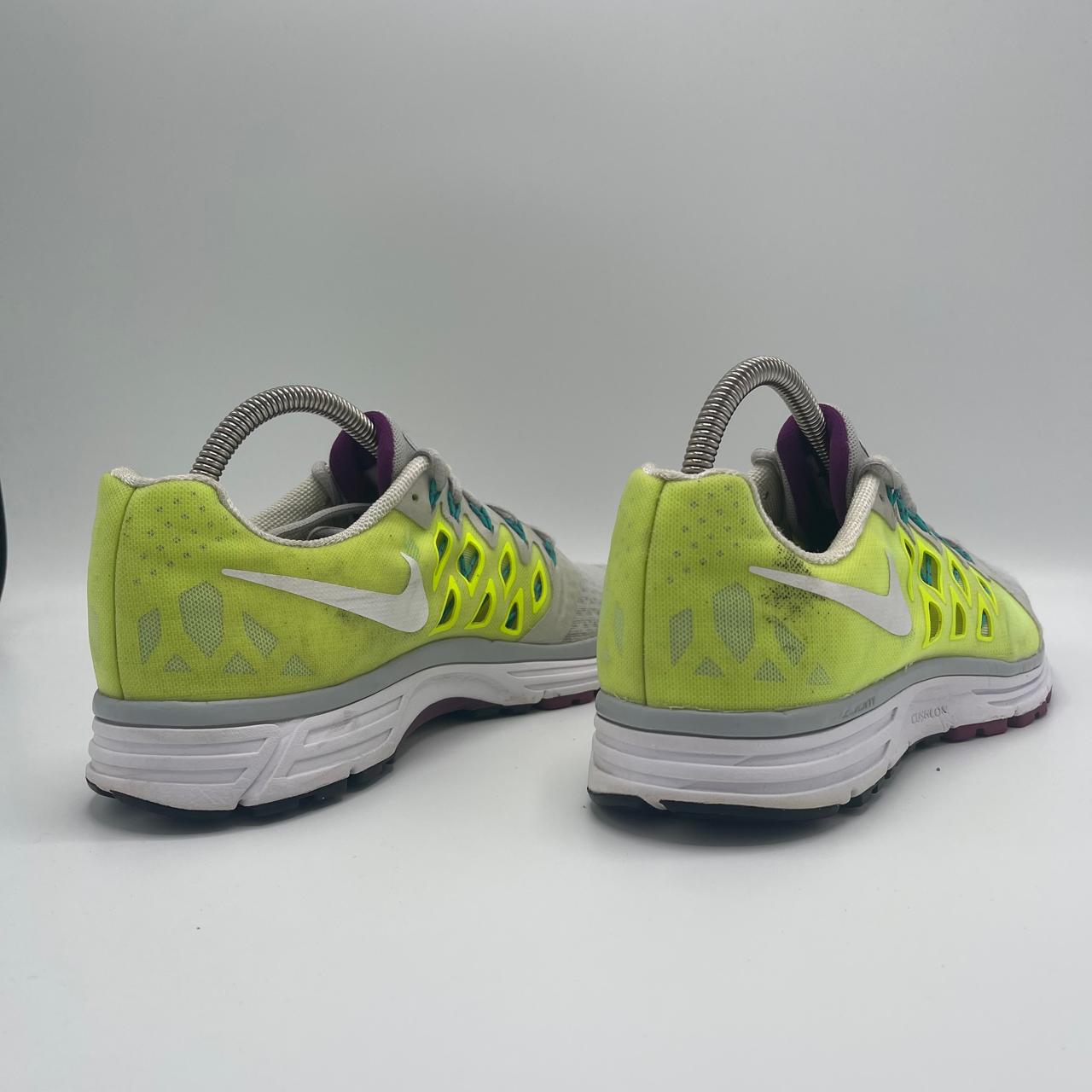 NIKE VOMERO 9