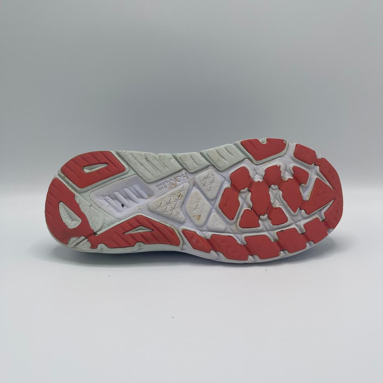 HOKA ONE ONE ARAHI 5