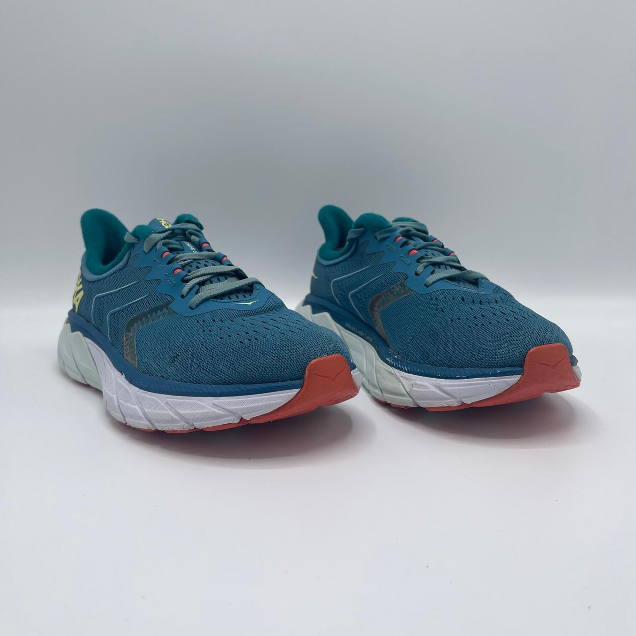 HOKA ONE ONE ARAHI 5