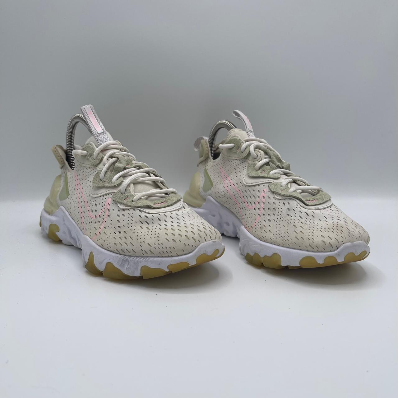 NIKE REACT VISION