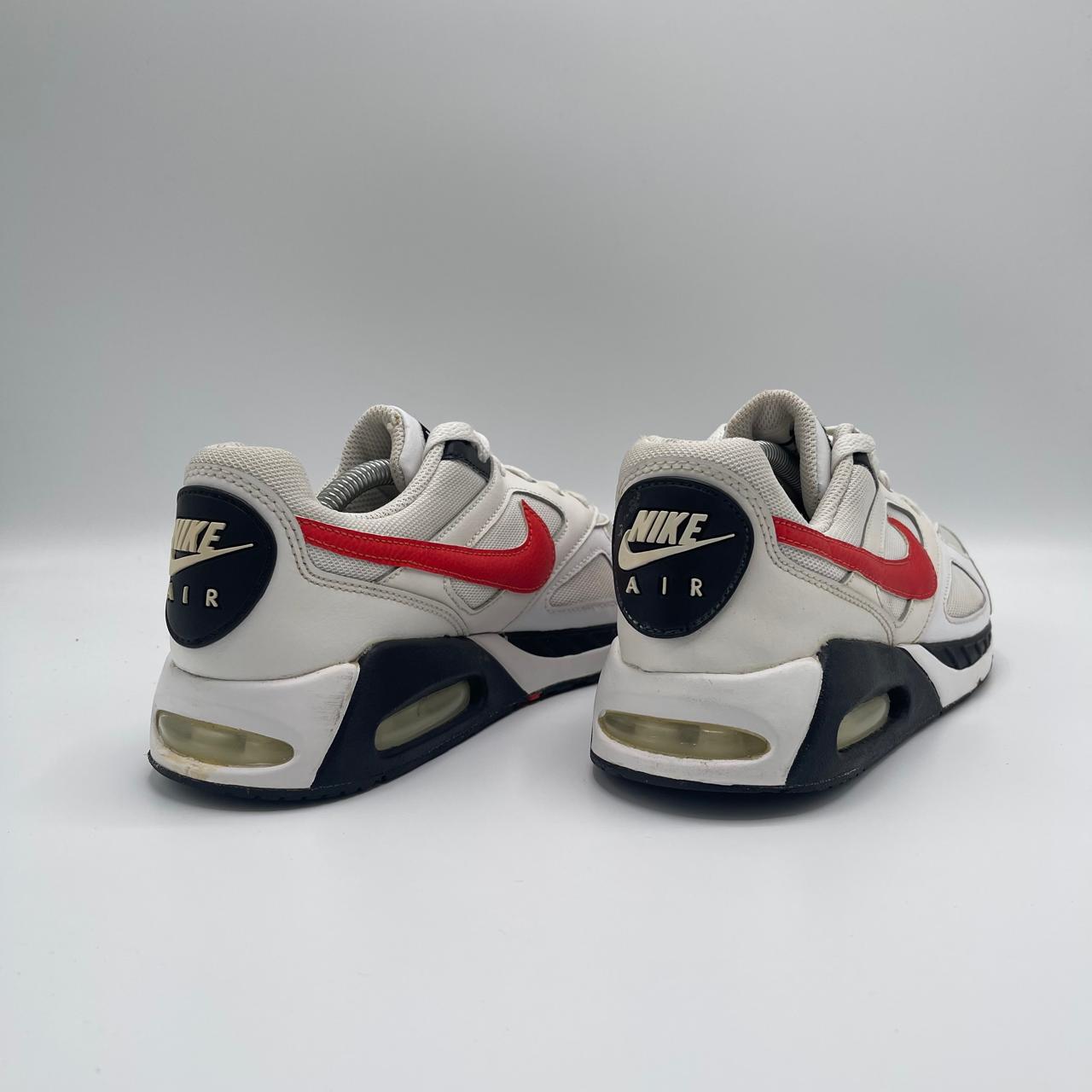 NIKE AIR MAX IVO