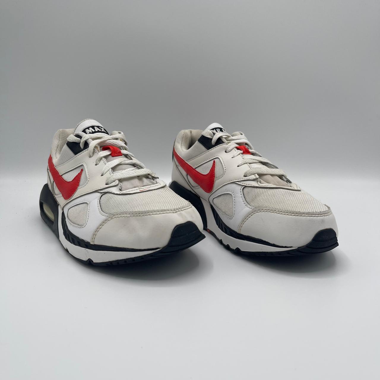 NIKE AIR MAX IVO