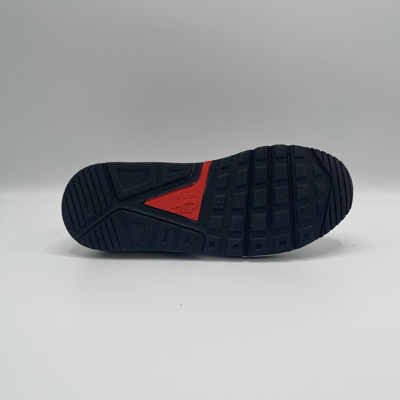 NIKE AIR MAX IVO