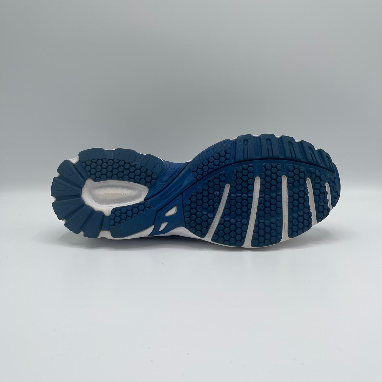 ADIDAS VANQUISH 6