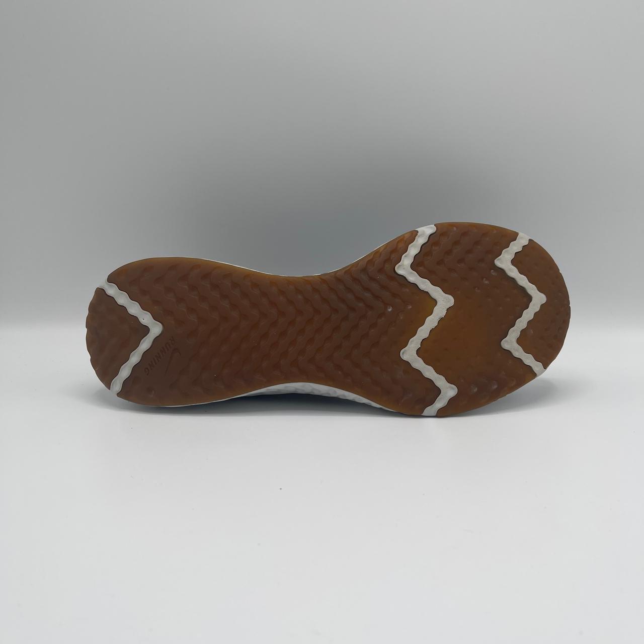 NIKE REVOLUTION 5