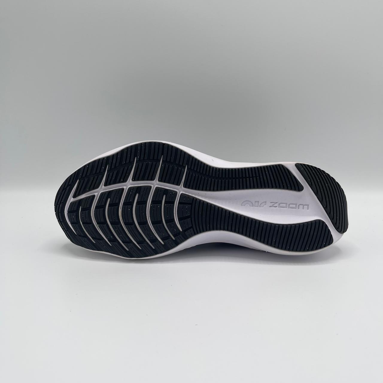 NIKE AIR ZOOM WINFLO 7