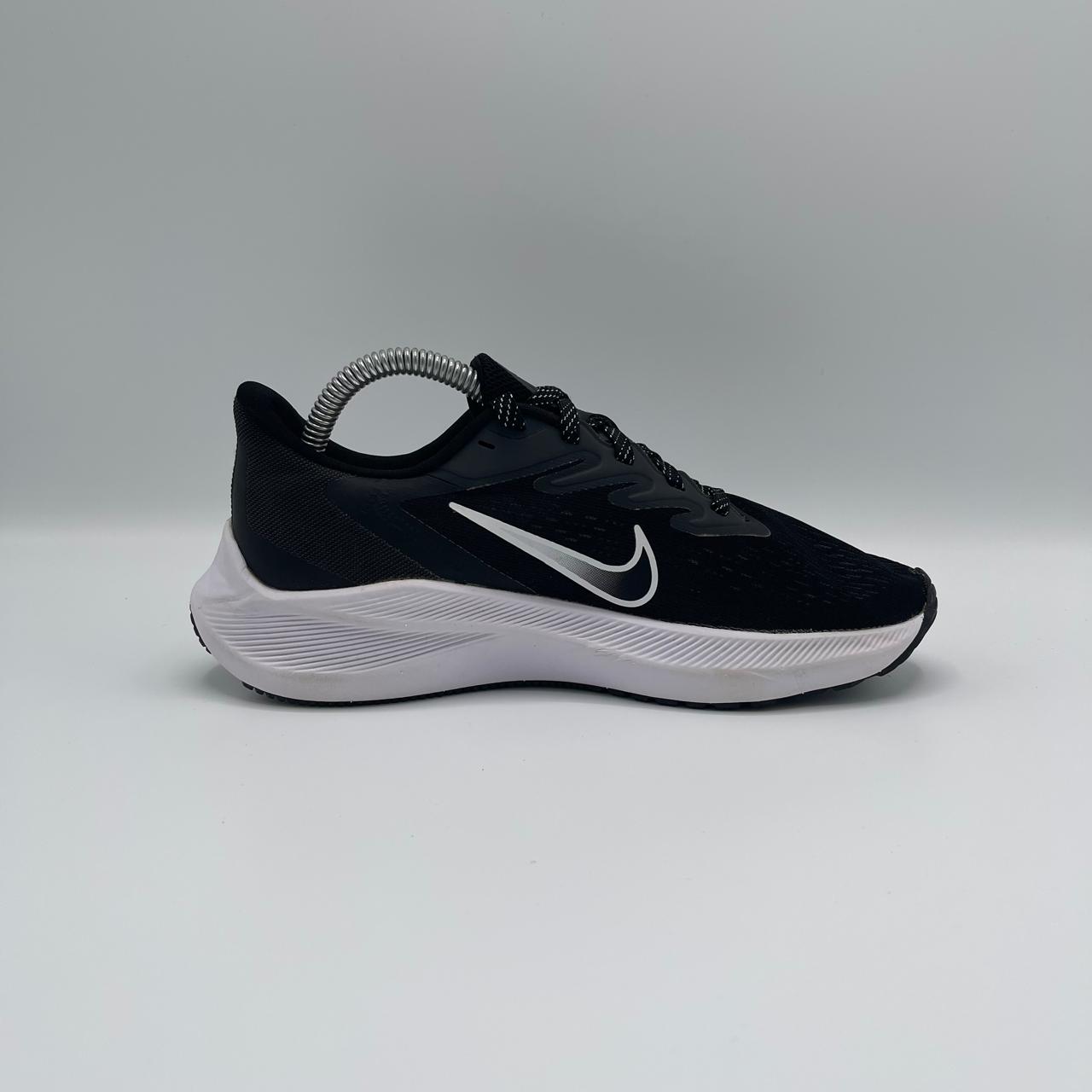 NIKE AIR ZOOM WINFLO 7