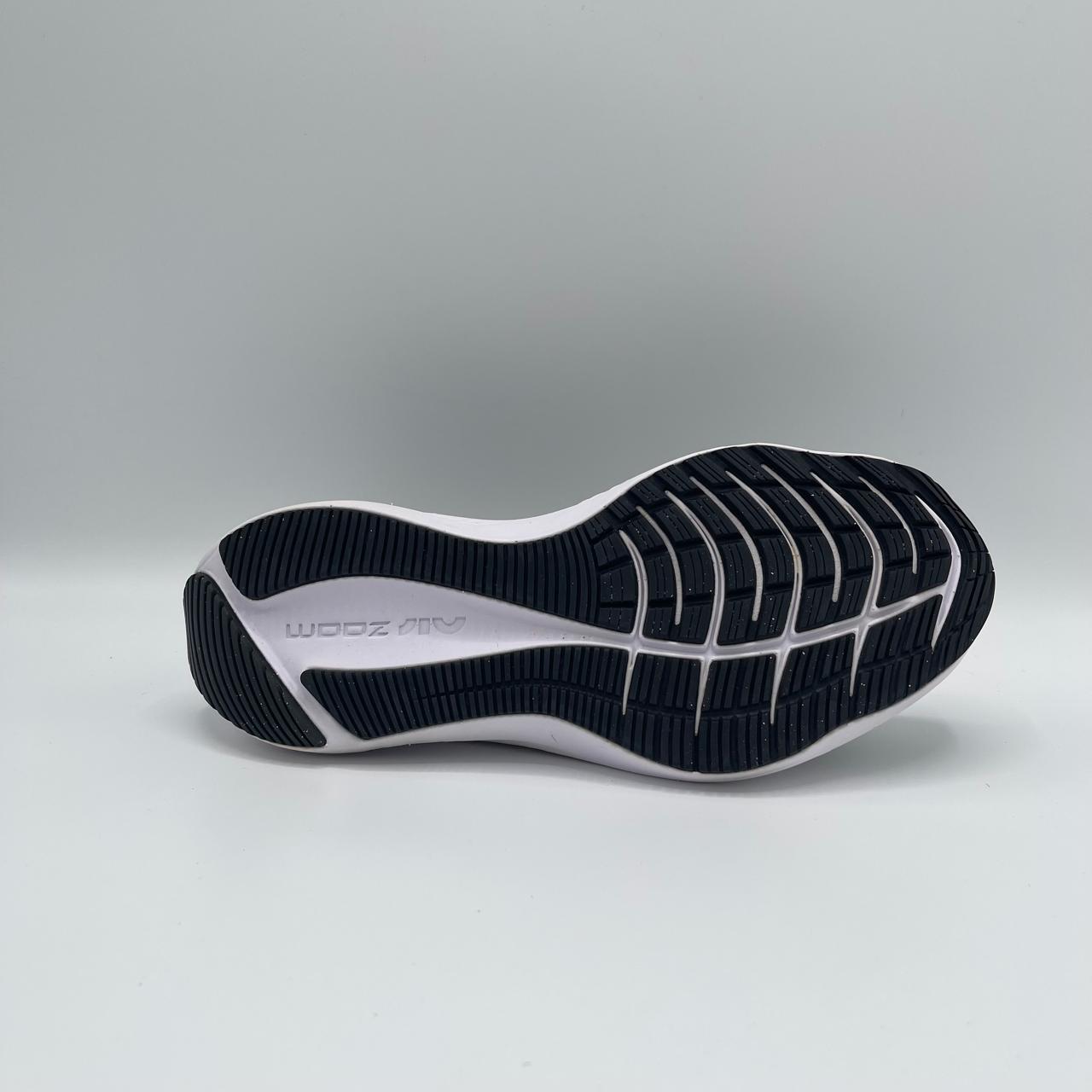 NIKE AIR ZOOM WINFLO 7