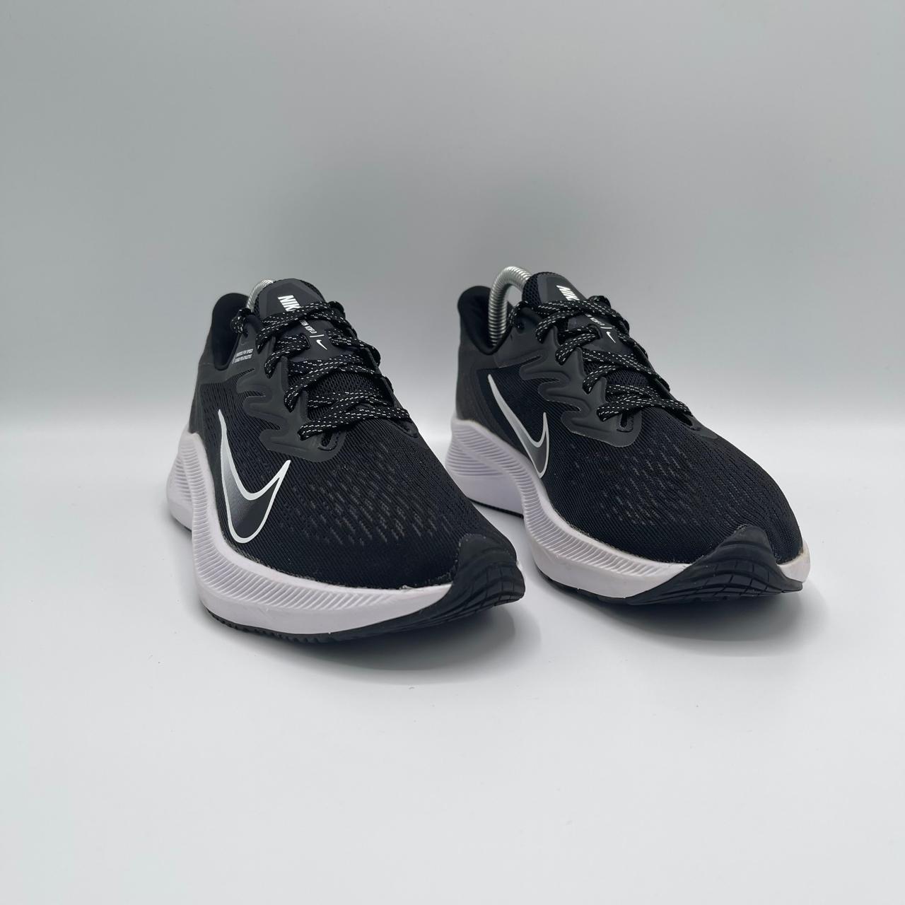 NIKE AIR ZOOM WINFLO 7