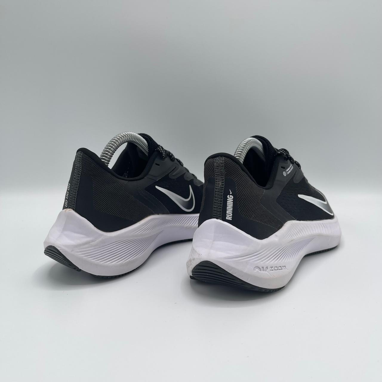 NIKE AIR ZOOM WINFLO 7