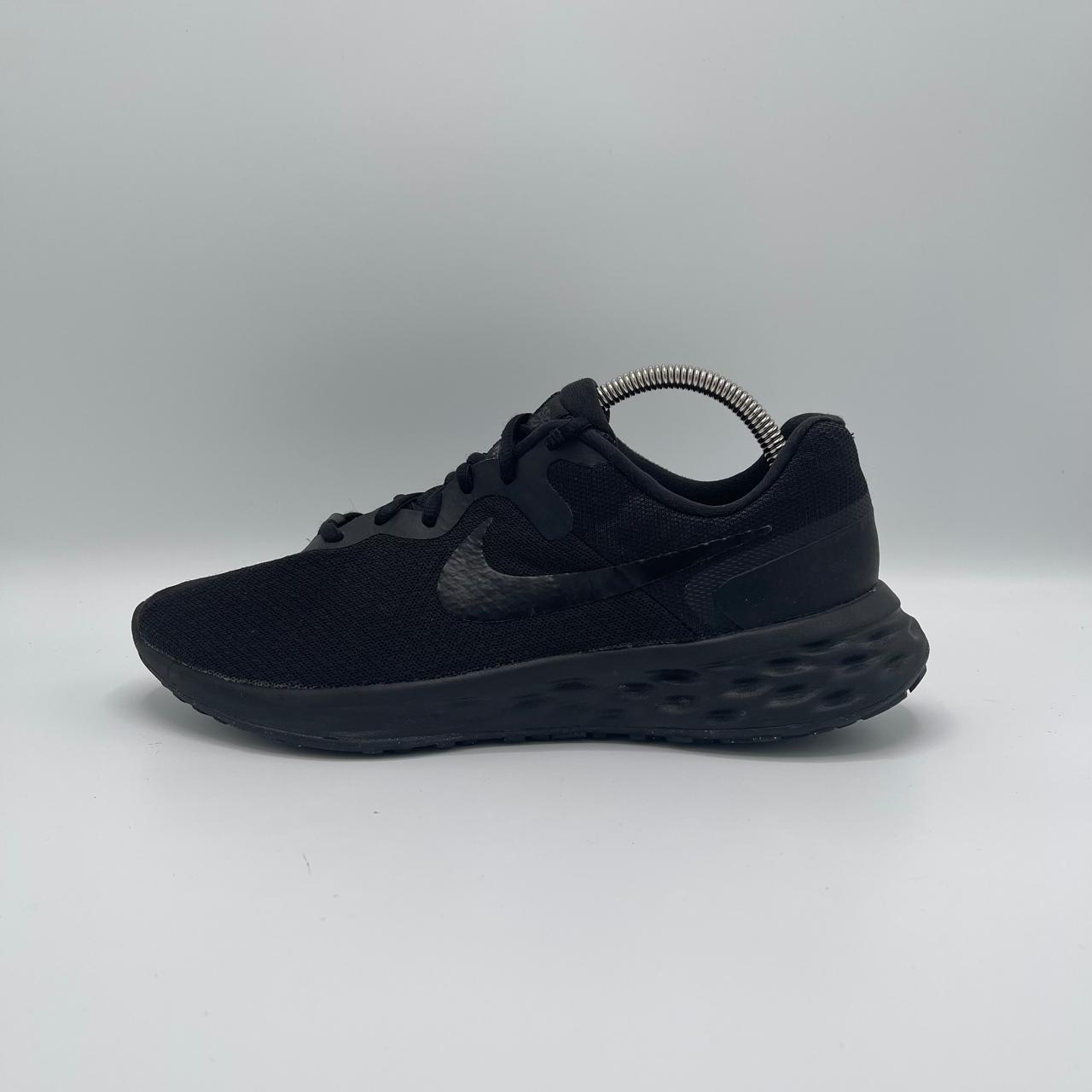 NIKE REVOLUTION 6
