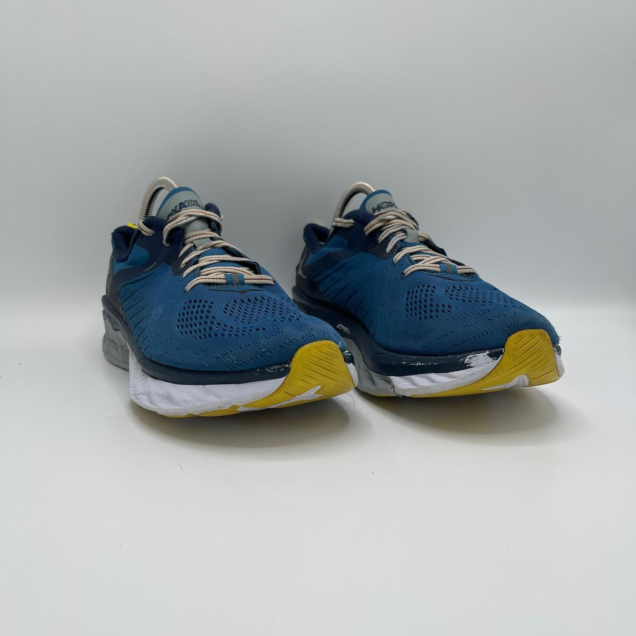HOKA ONE ONE ARAHI 3