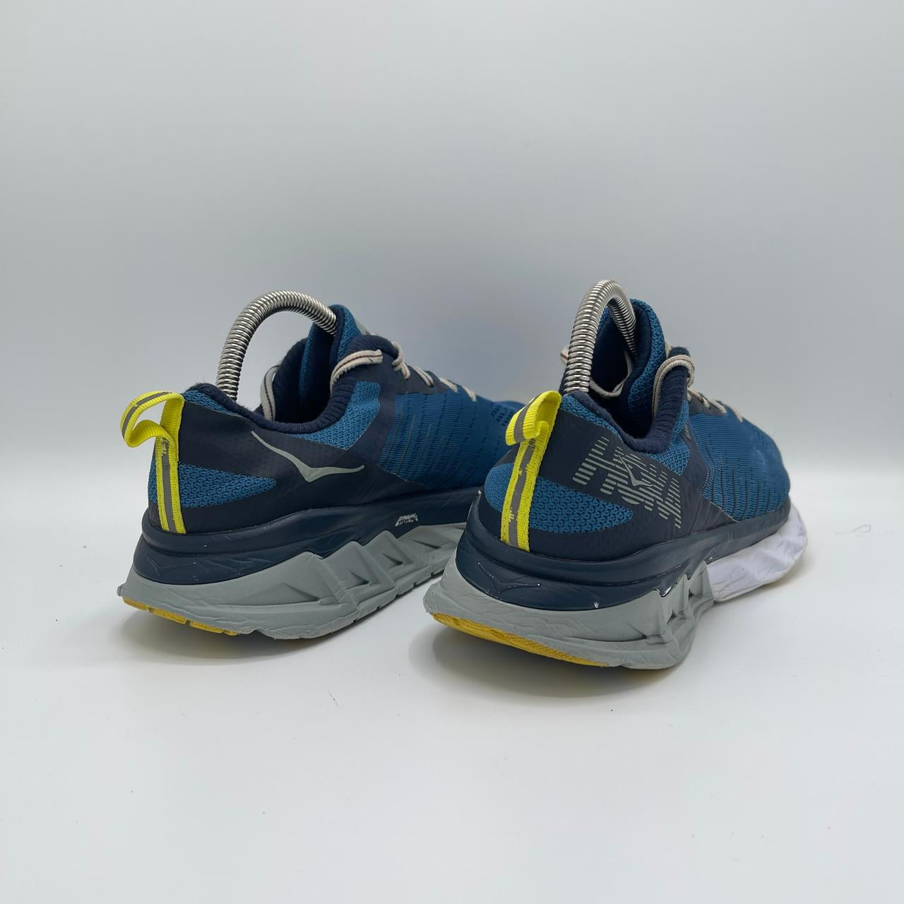 HOKA ONE ONE ARAHI 3