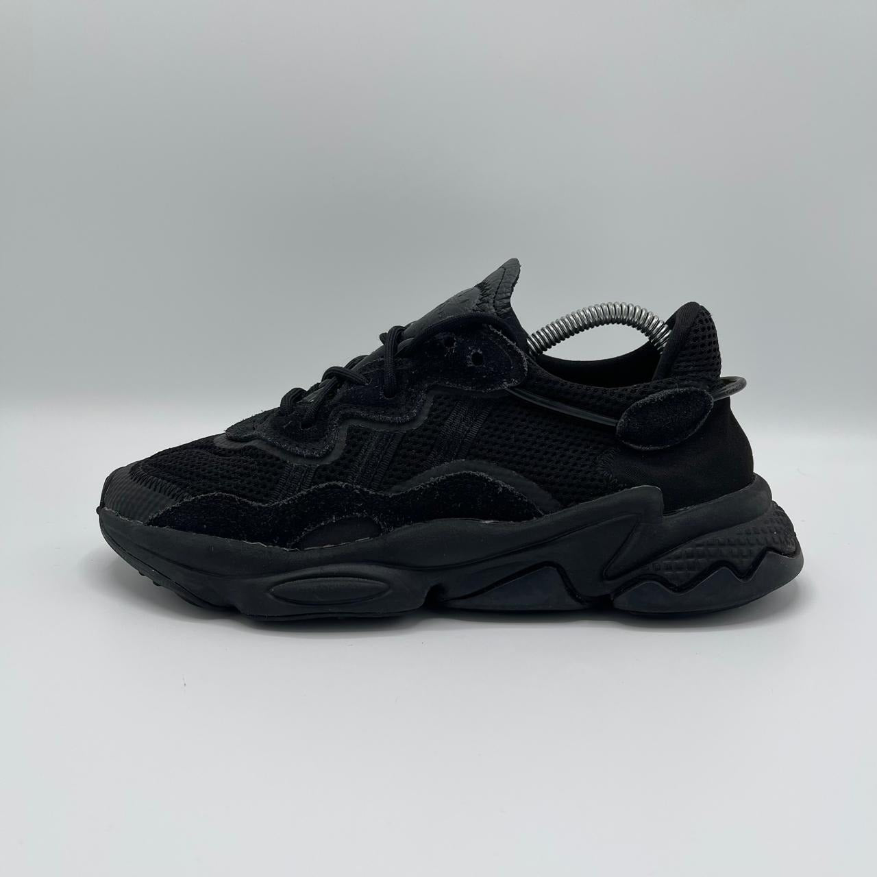ADIDAS OZWEEGO