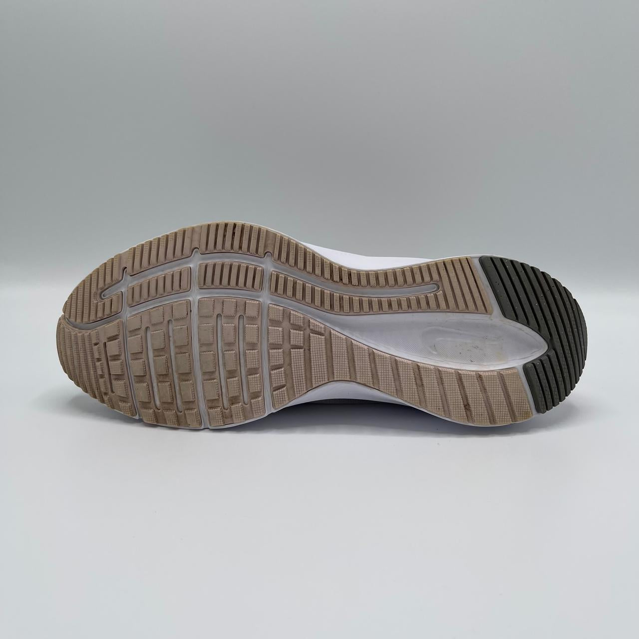 NIKE QUEST 4
