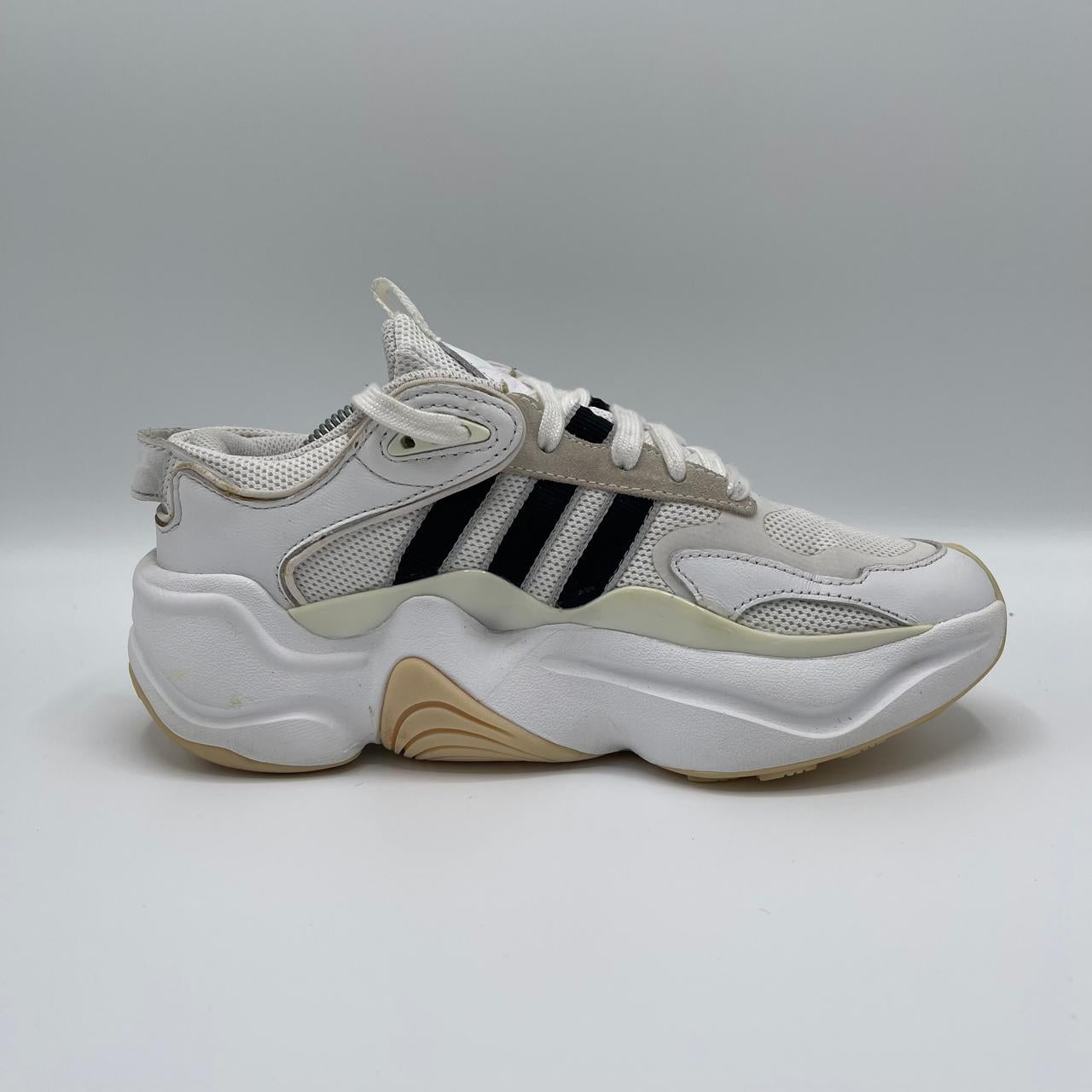 ADIDAS MAGMUR