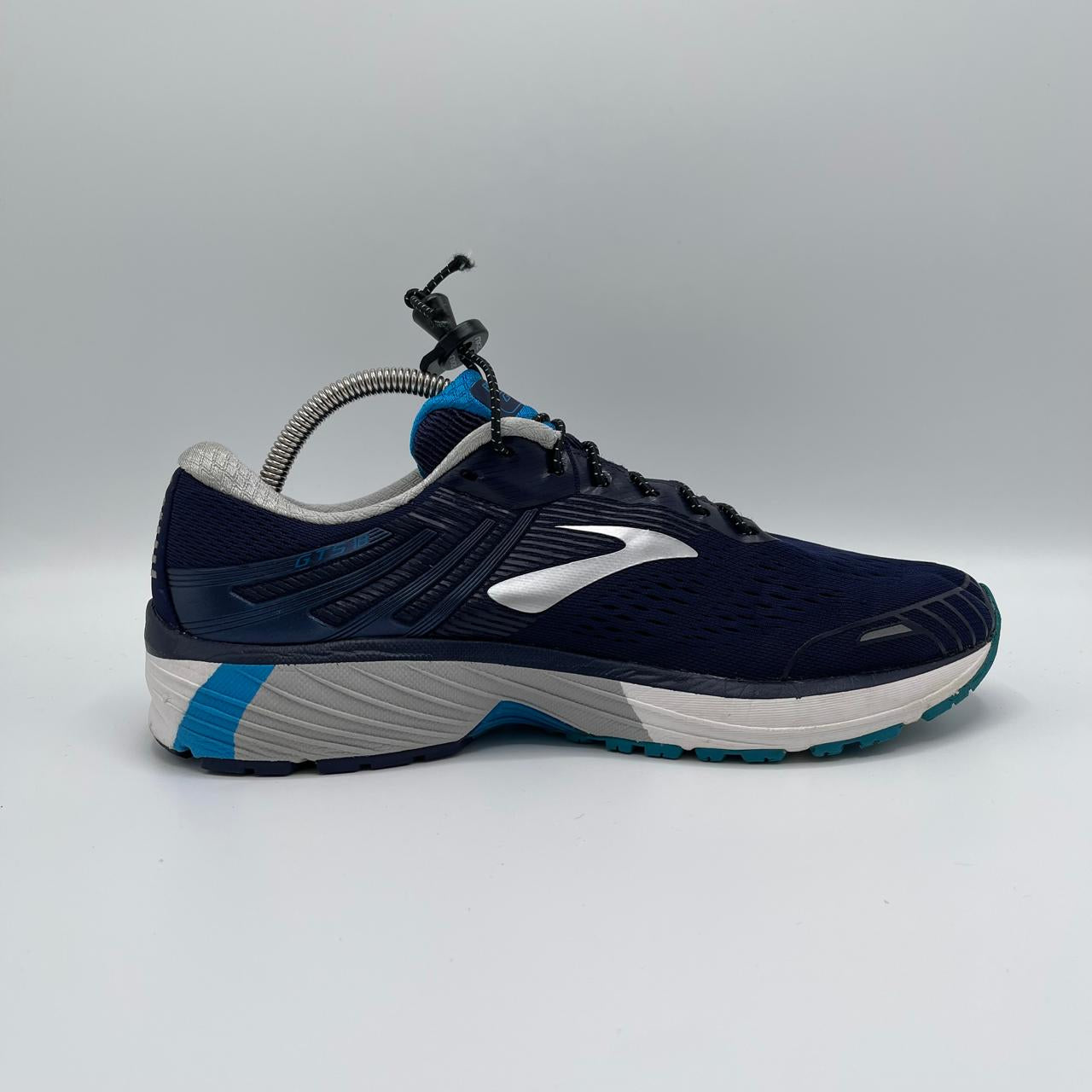 BROOKS GT 18