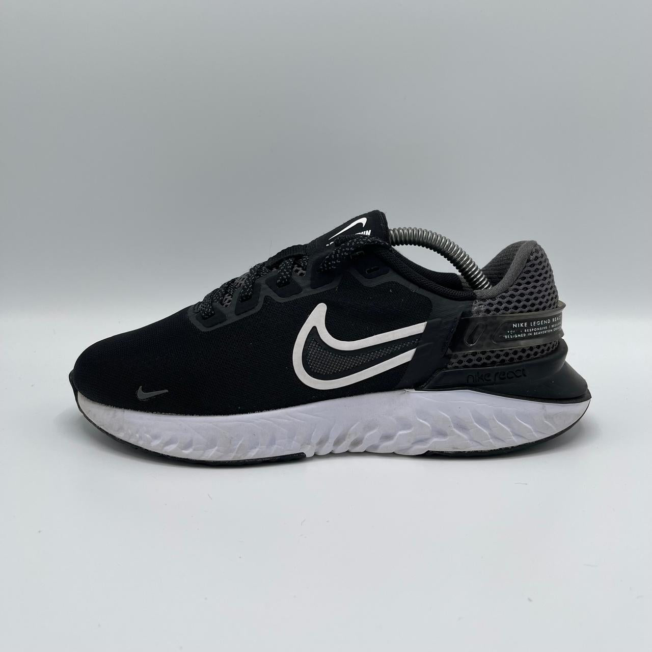 NIKE LEGEND REACT