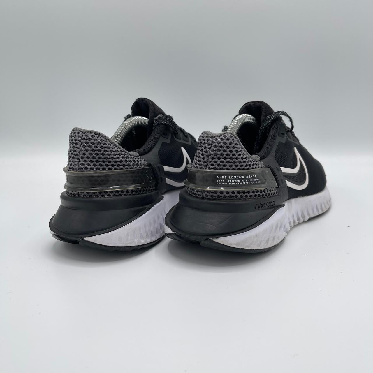 NIKE LEGEND REACT