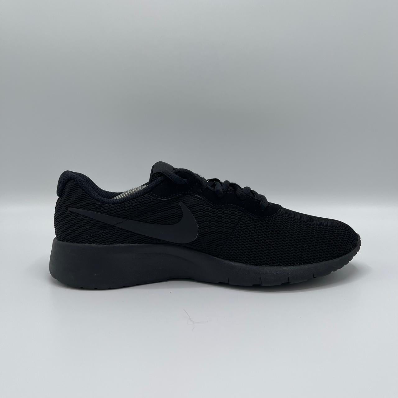 NIKE TANJUN