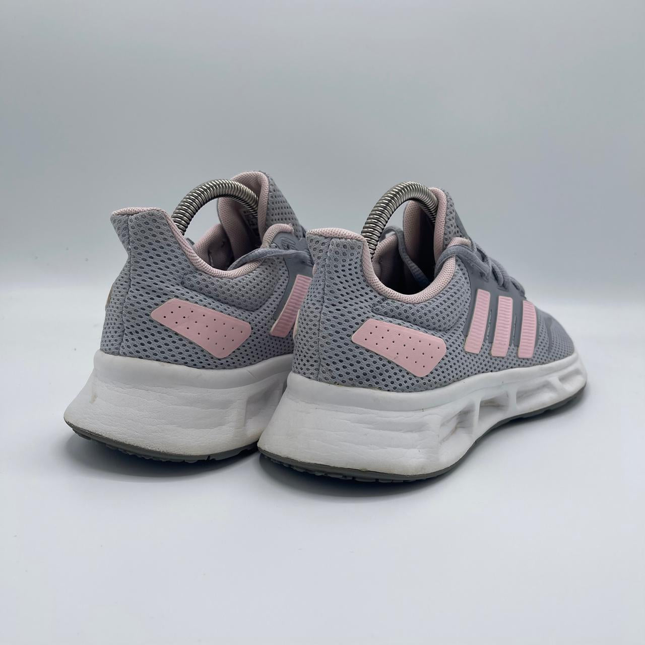 ADIDAS SHOWTHEWAY
