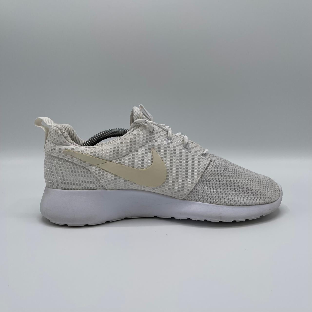 NIKE ROSHE ONE