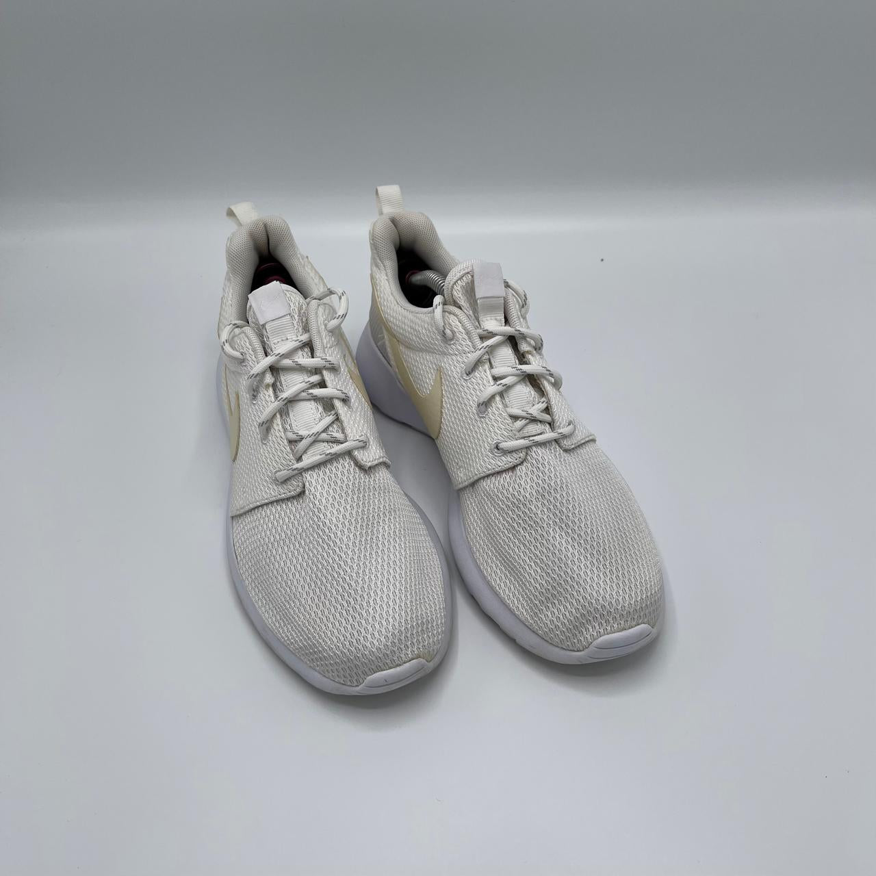 NIKE ROSHE ONE