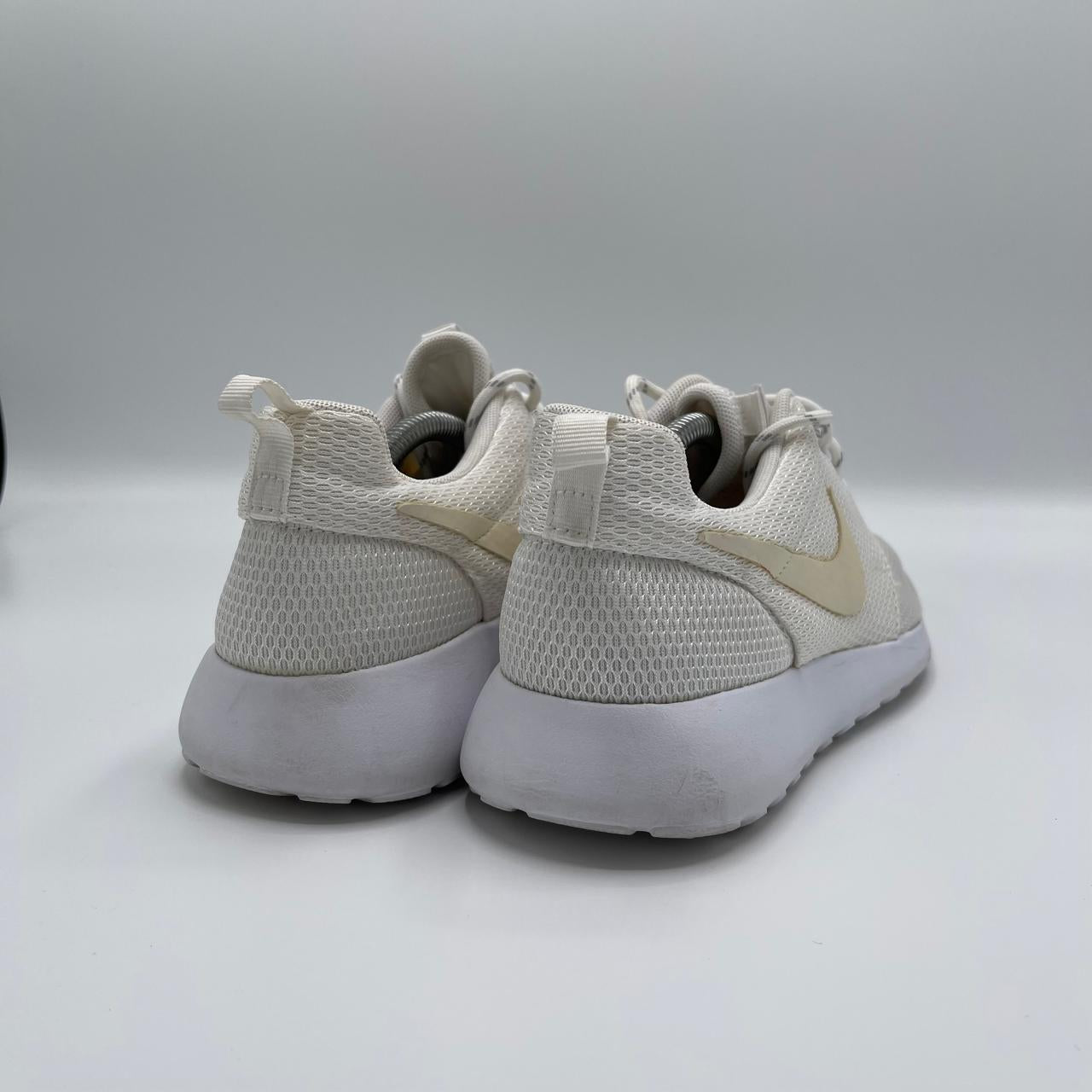 NIKE ROSHE ONE