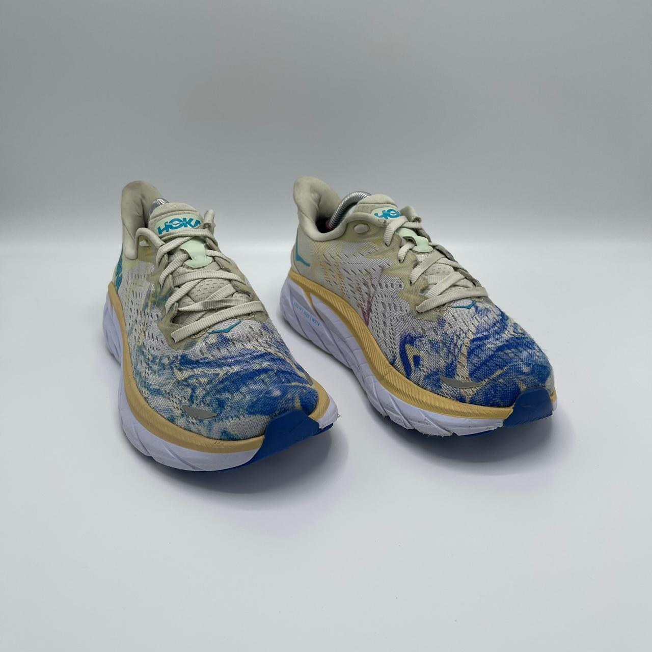 HOKA CLIFTON 8