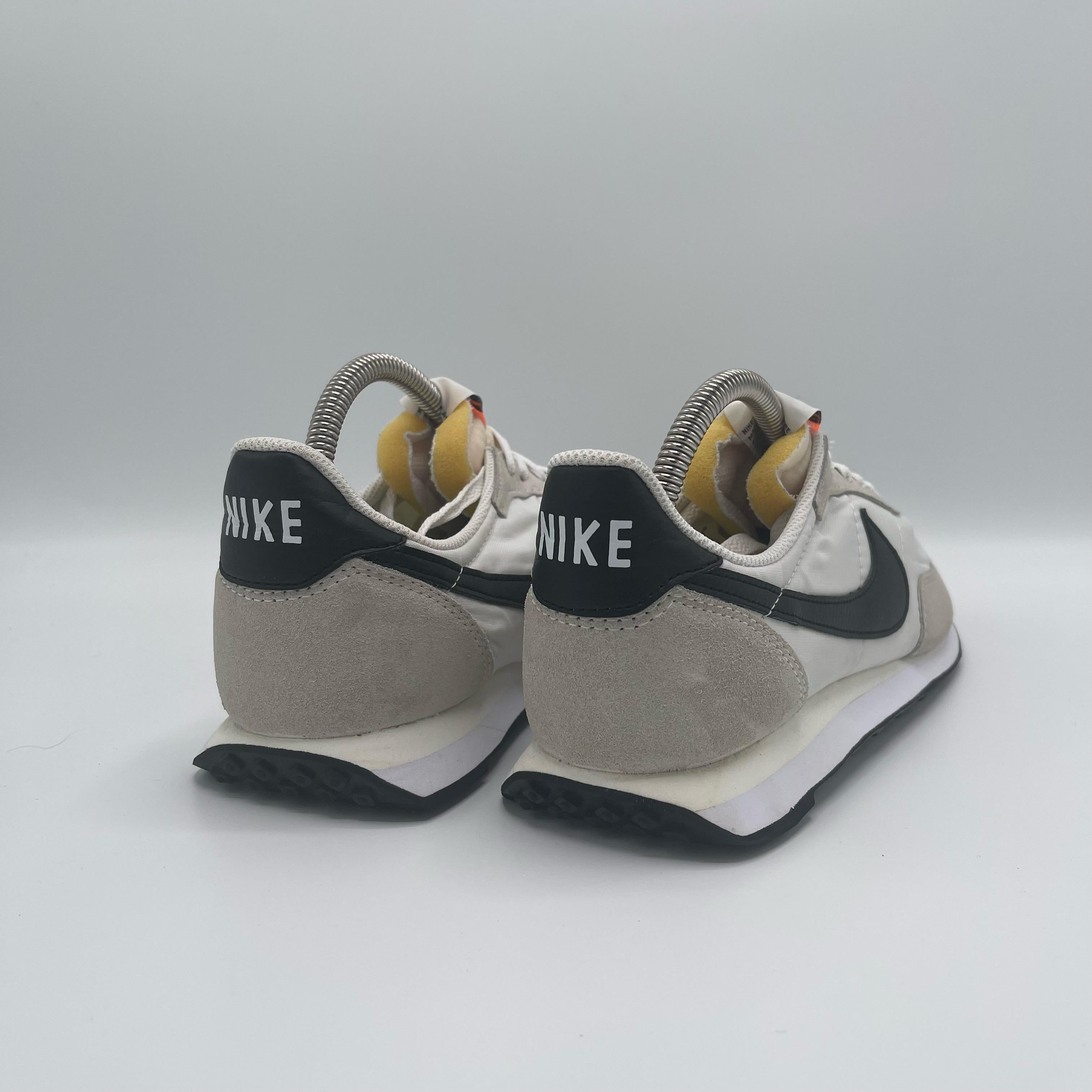 NIKE WAFFLE TRAINER 2 SE