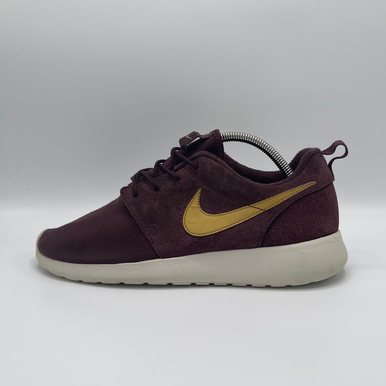 NIKE ROSHE ONE