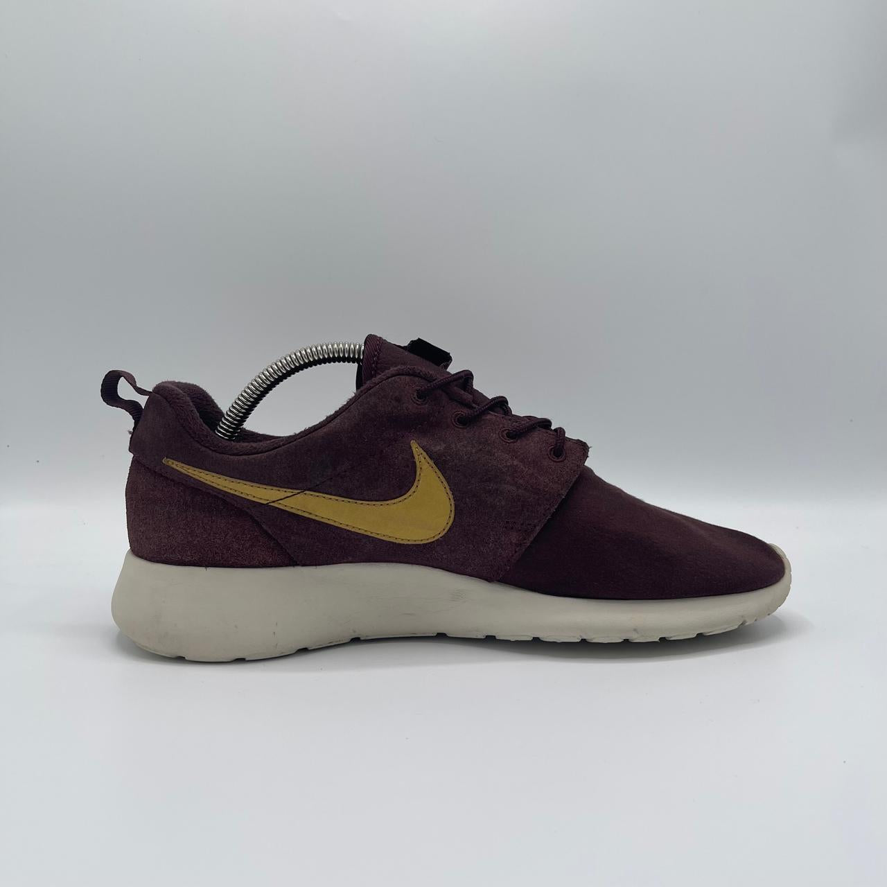 NIKE ROSHE ONE