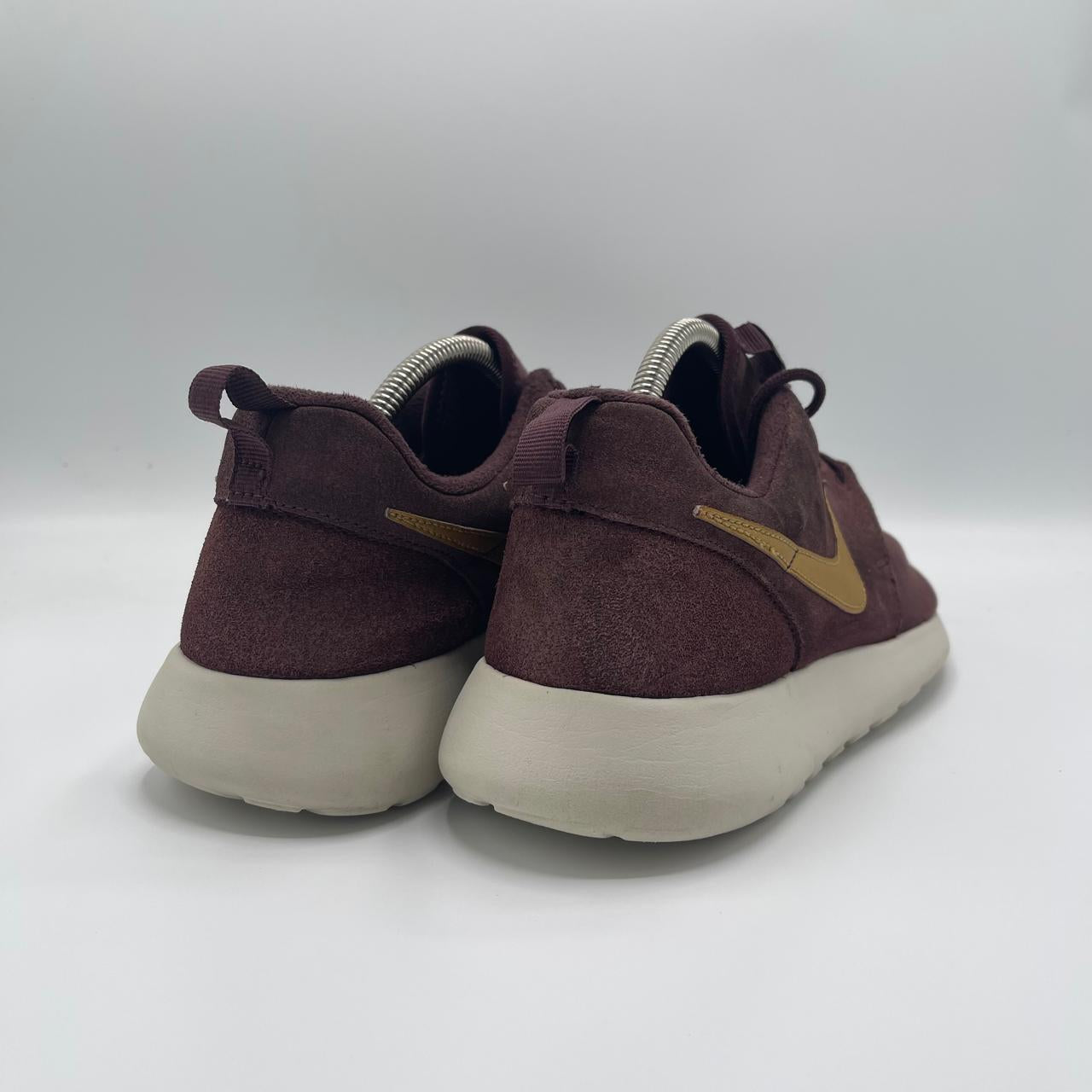 NIKE ROSHE ONE